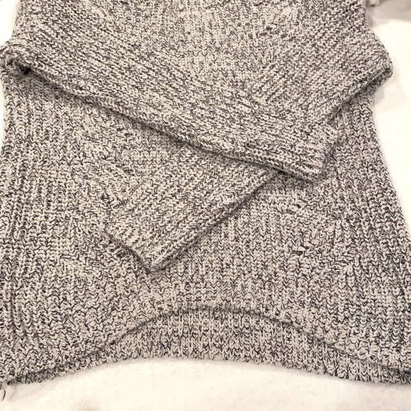 Sweater - Picture 2 of 4